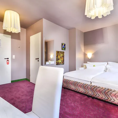 Airport By The New Yorker 3*