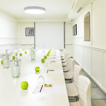 Szálloda Airport By The New Yorker