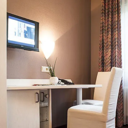 Airport By The New Yorker