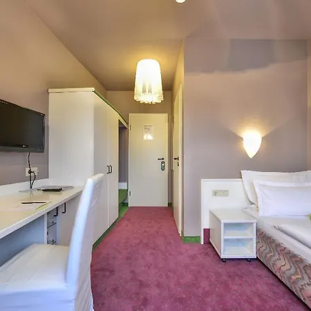 Airport By The New Yorker