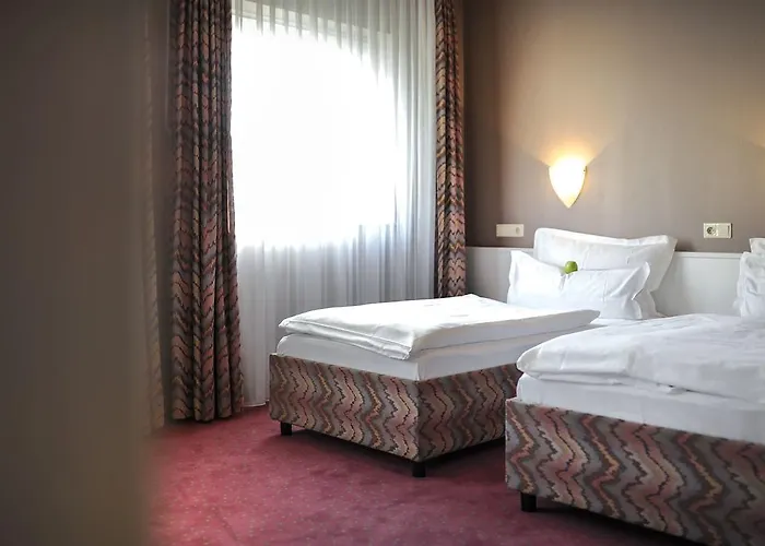 Airport By The New Yorker 3*