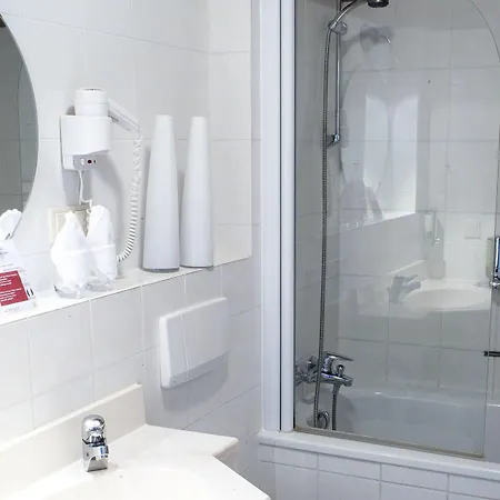 Airport By The New Yorker