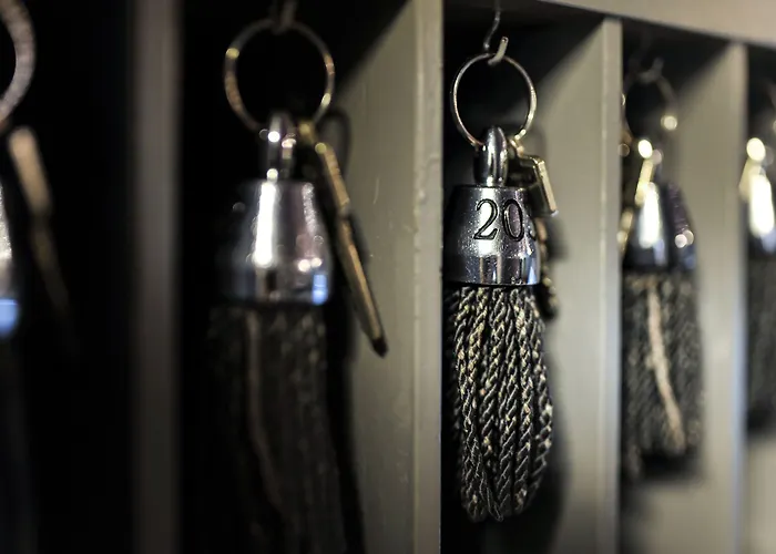 Airport By The New Yorker 3*