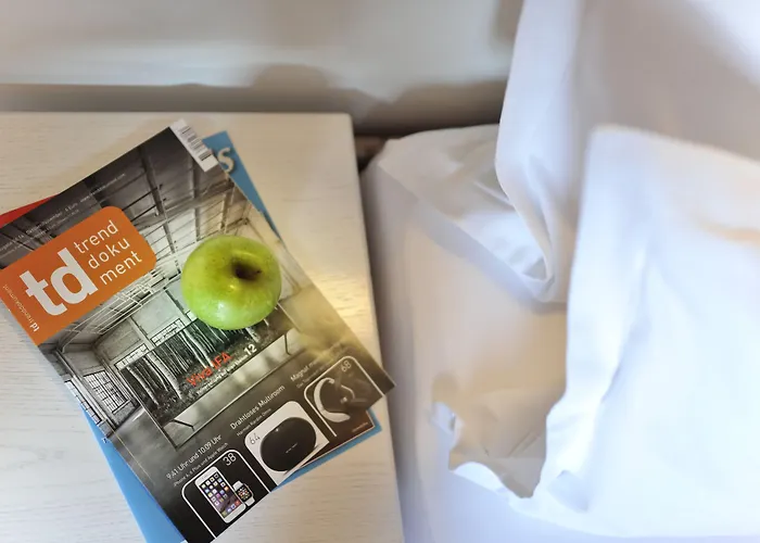 Hotel Airport By The New Yorker