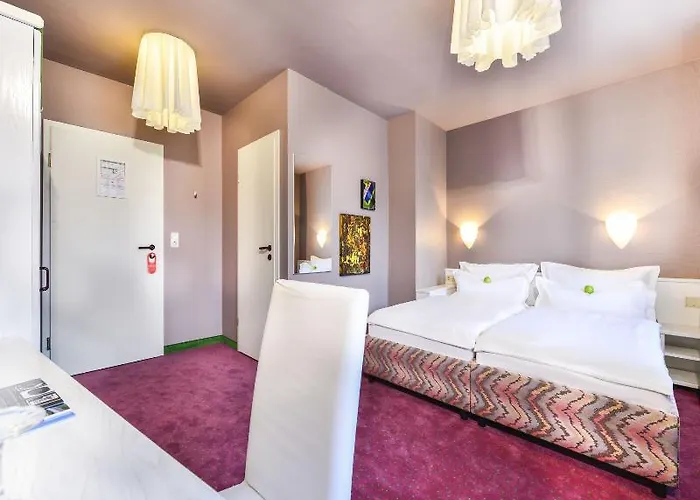 Airport By The New Yorker Hotel Keulen