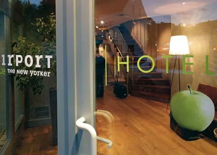 Airport By The New Yorker Otel 3*