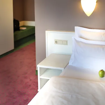 Hotel Airport By The New Yorker Köln