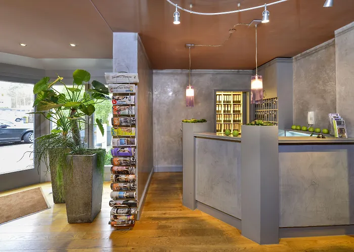 מלון Airport By The New Yorker קלן