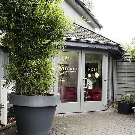 Airport By The New Yorker Colónia