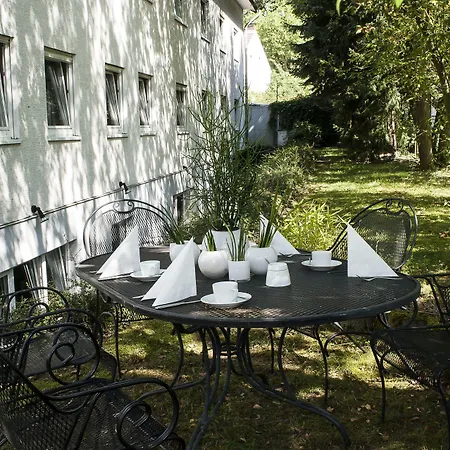 Airport By The New Yorker Hotel Colónia